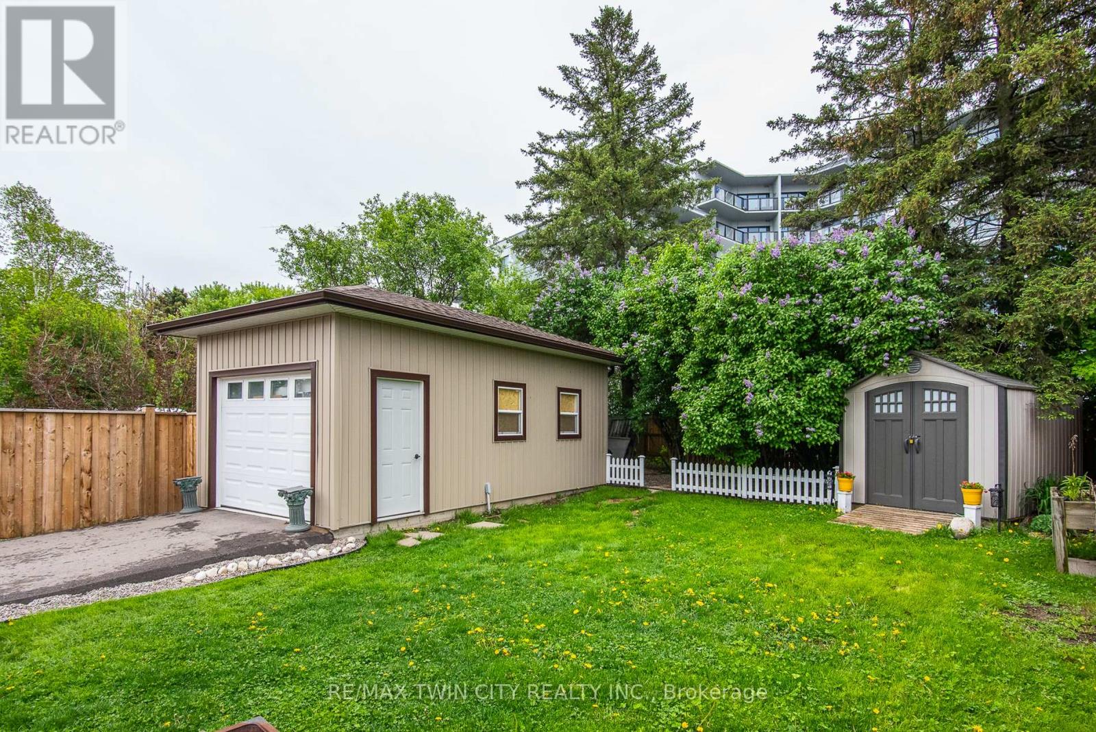 109 SELKIRK DRIVE
