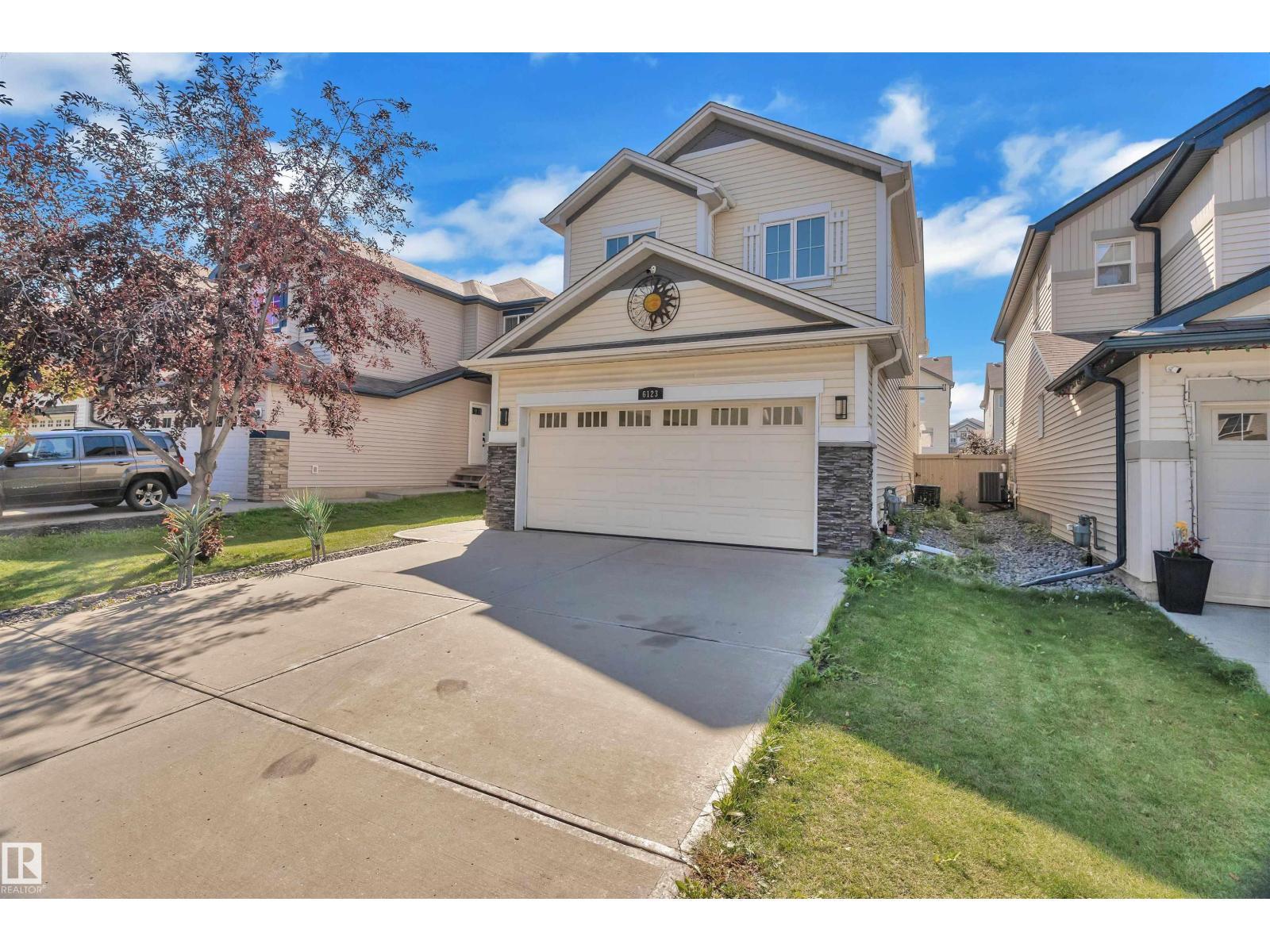 6123 11 AV SW