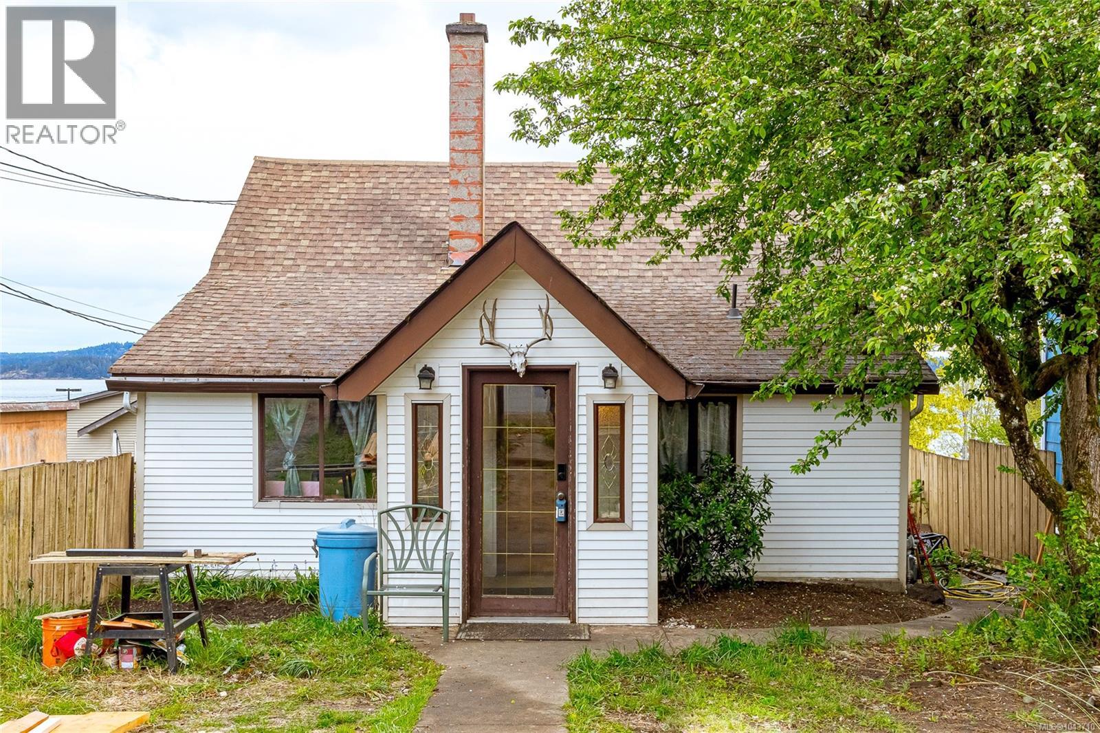 451 Irwin St