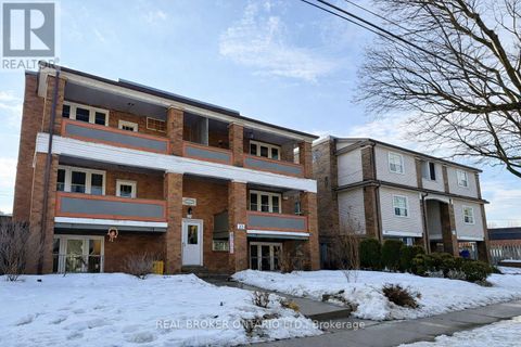 17 LOUISA STREET Kitchener ON N2H5L7