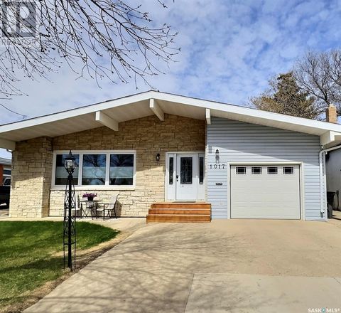 1017 2nd STREET Estevan SK S4A0L6