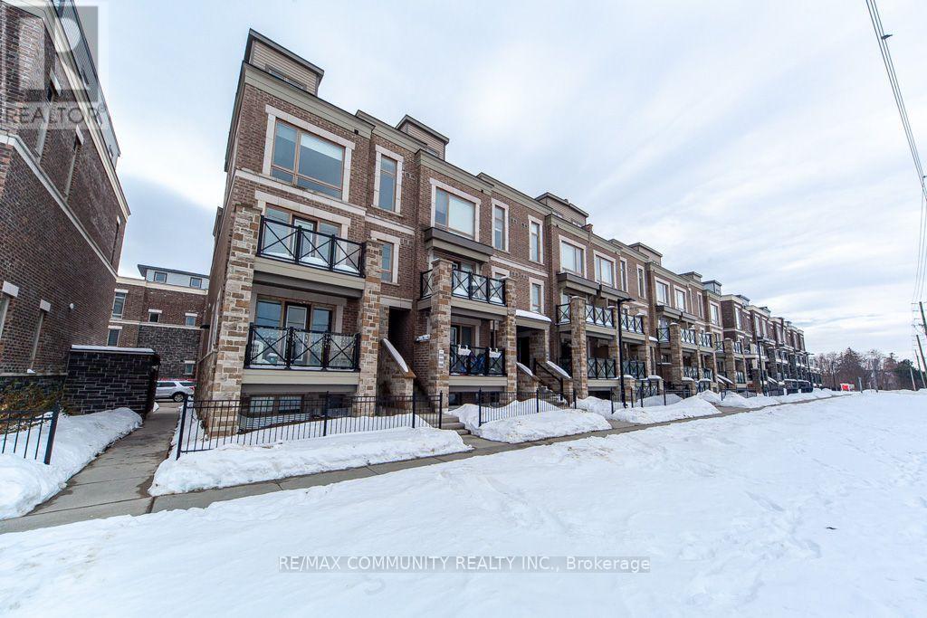 2322 - 20 WESTMEATH LANE