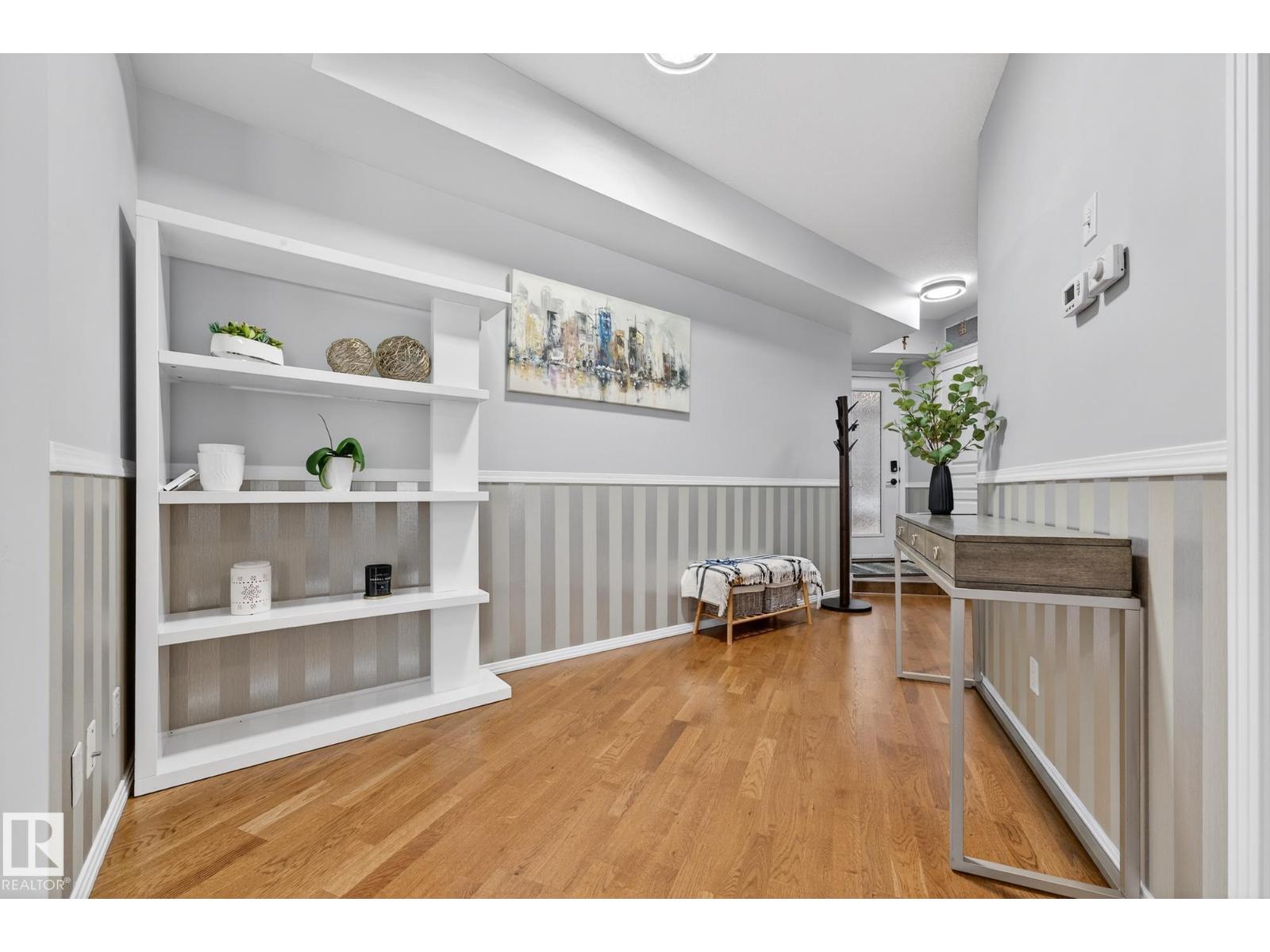 #140 4827 104A ST NW