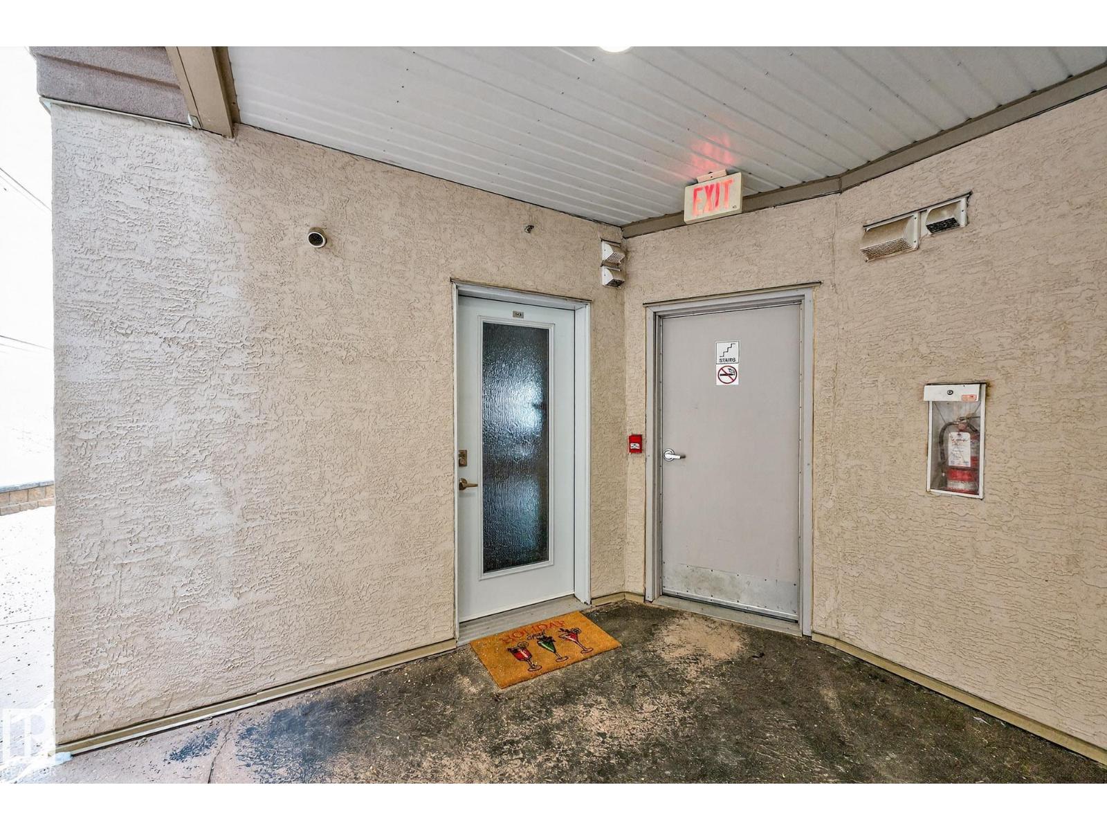 #140 4827 104A ST NW