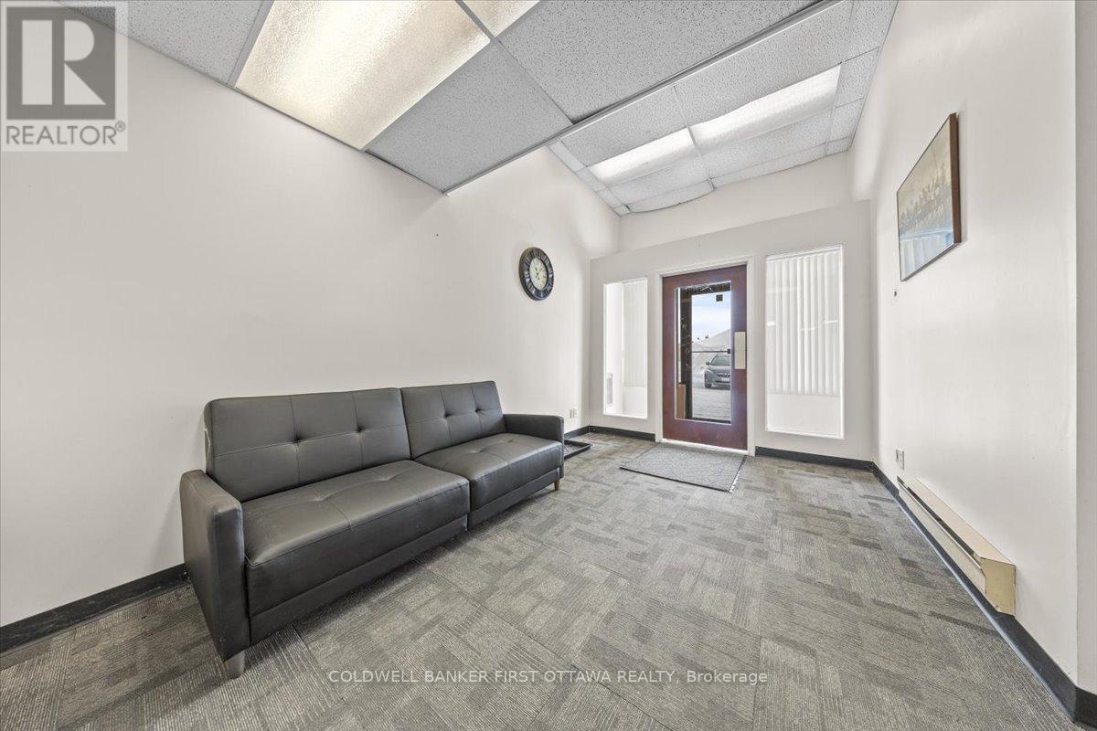 18 - 77 AURIGA DRIVE