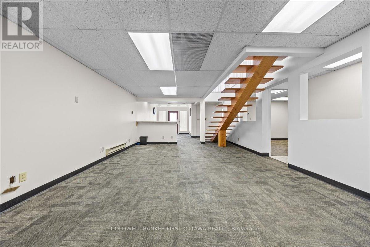 18 - 77 AURIGA DRIVE