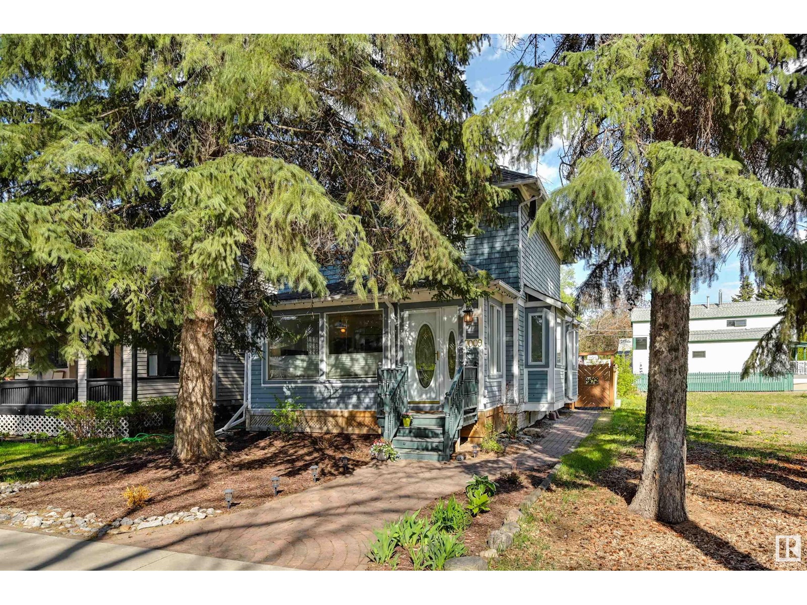 7009 105A ST NW