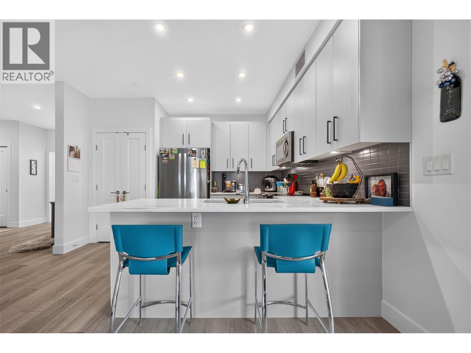 3434 Mckinley Beach Drive Unit# 101