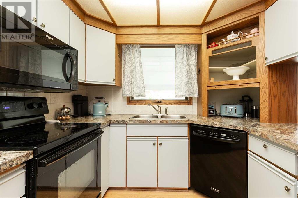 18 Trinity Place W