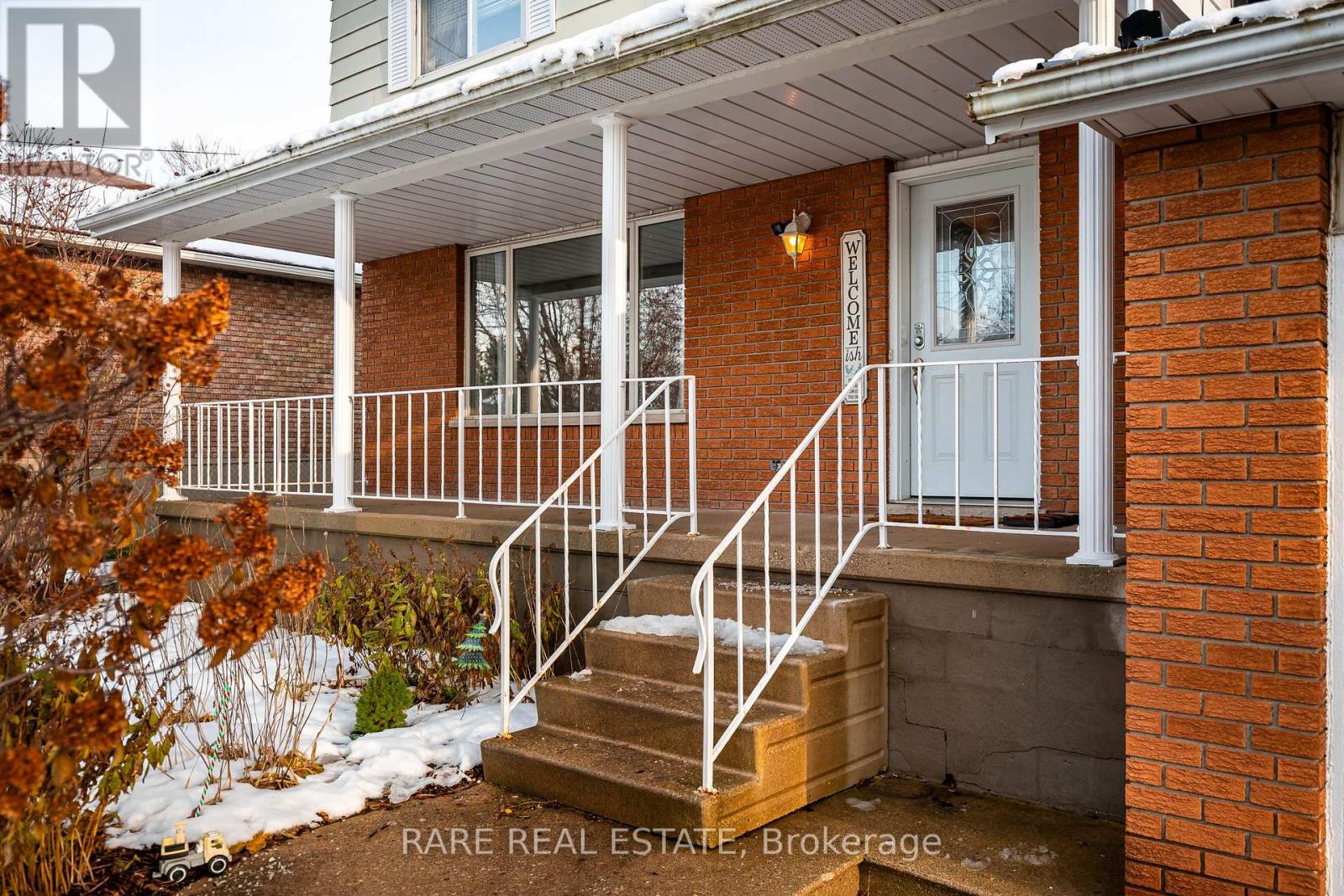 280 MAIN ST STREET W