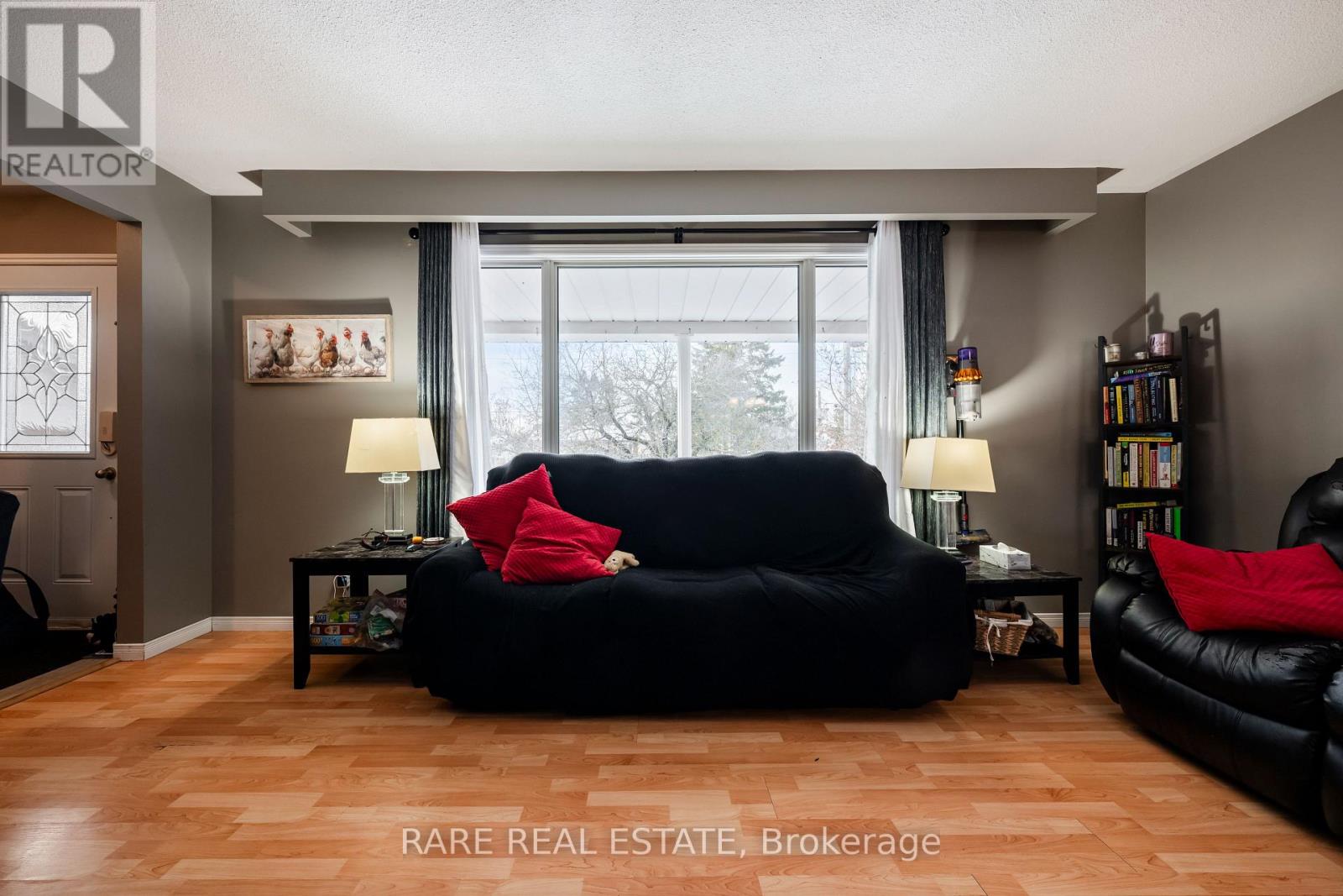 280 MAIN ST STREET W