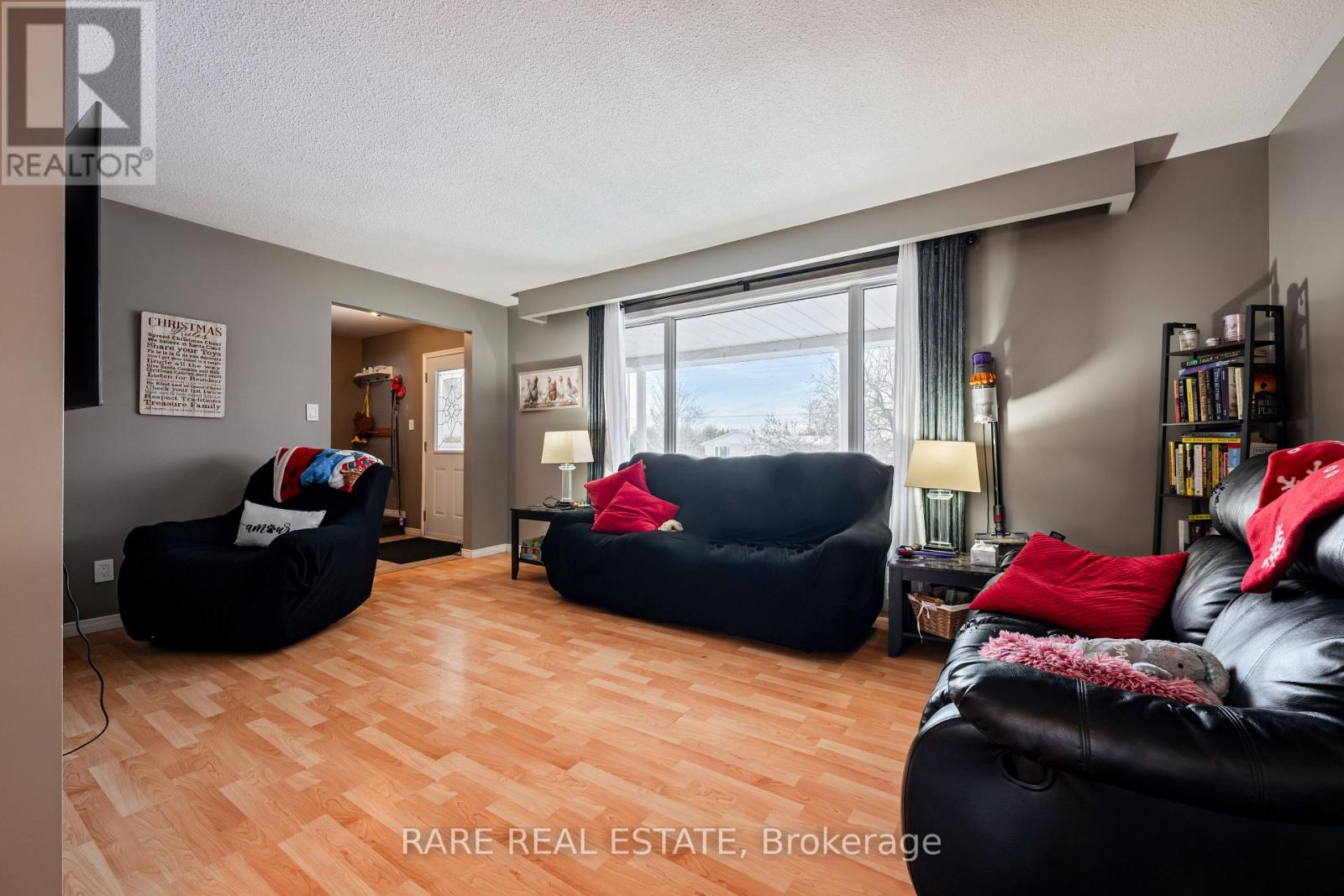 280 MAIN ST STREET W