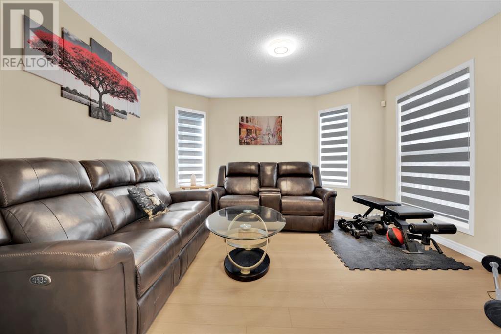 7 Country Hills Park NW