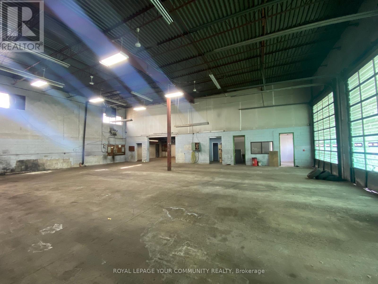 UNIT 3 - 1035 BROCK ROAD