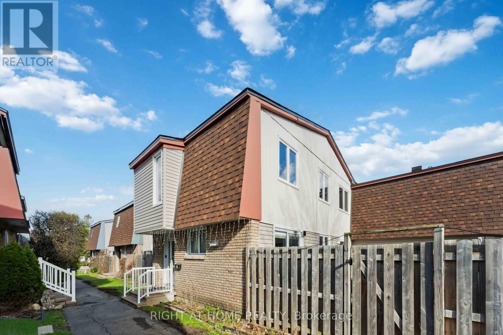 31 - 2057 JASMINE CRESCENT