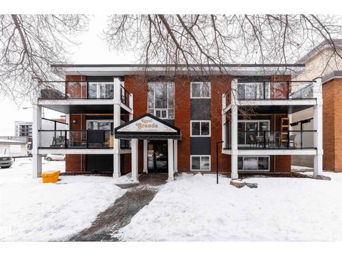 #7 10525 83 AV NW Edmonton AB T6E2E1