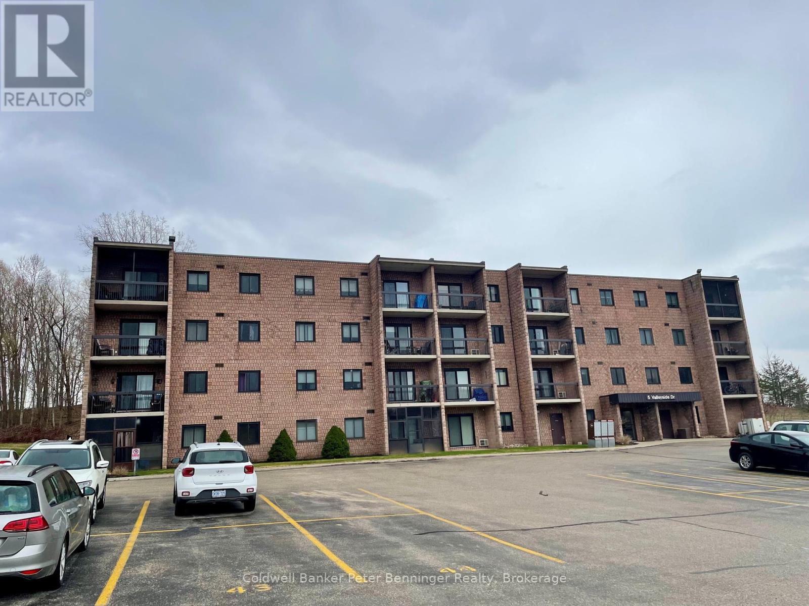405 - 5 VALLEYSIDE DRIVE