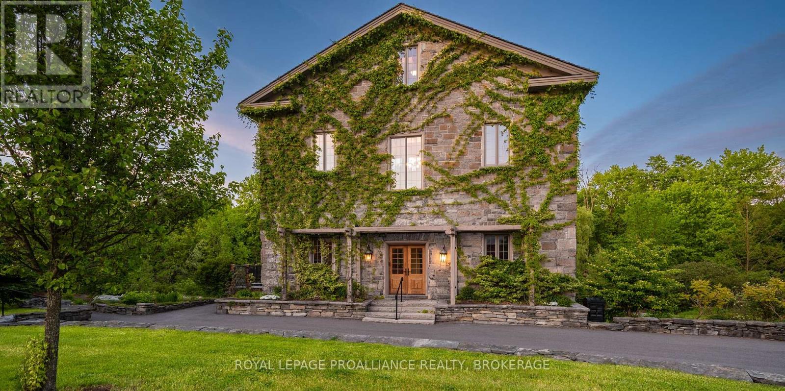 46 CONCESSION STREET S