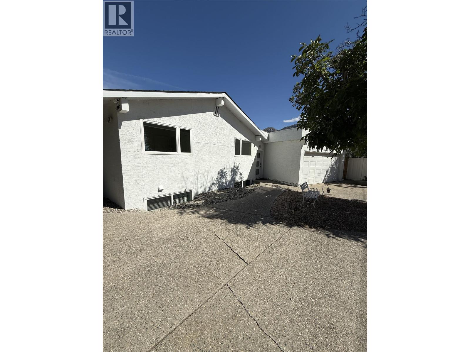 8807 Gala Crescent