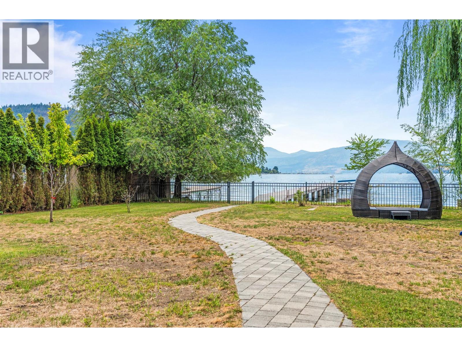 2640 Lakeshore Road