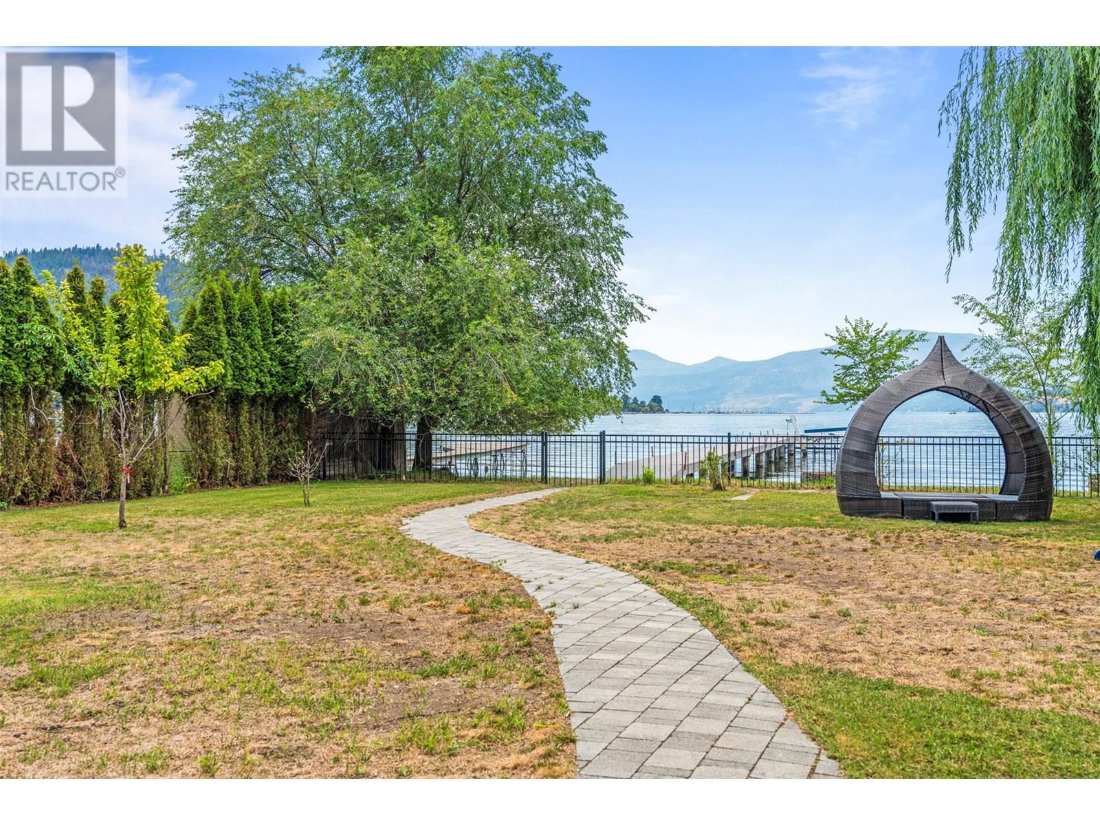 2640 Lakeshore Road