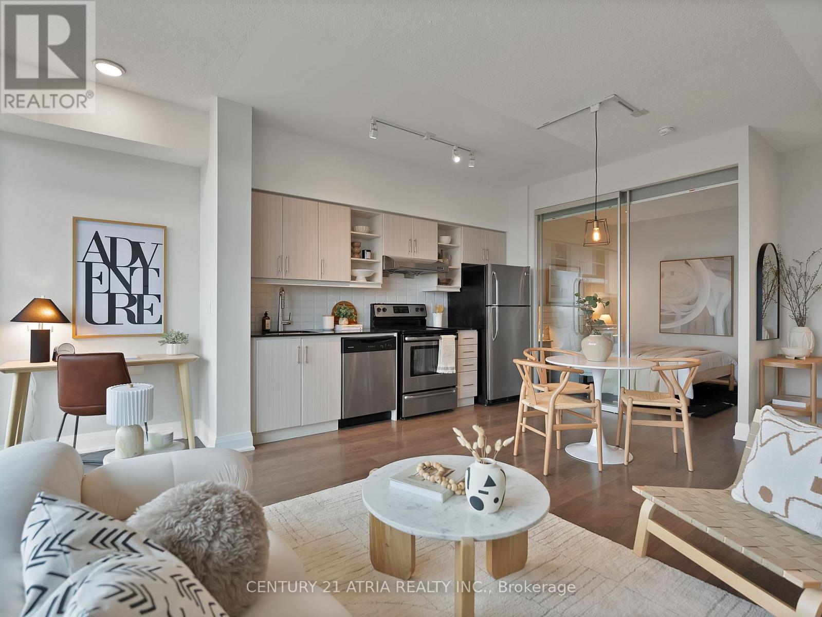 LPH18 - 160 VANDERHOOF AVENUE