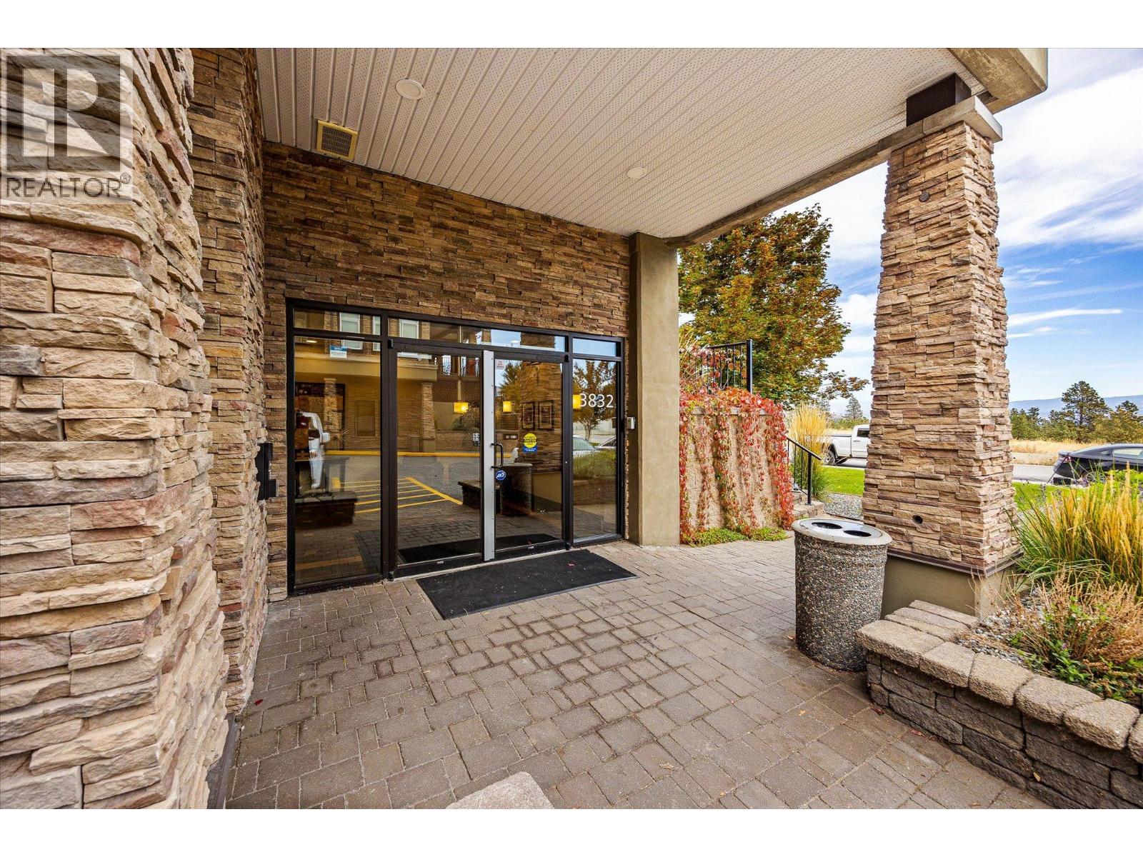 3832 Old Okanagan Highway Unit# 3409