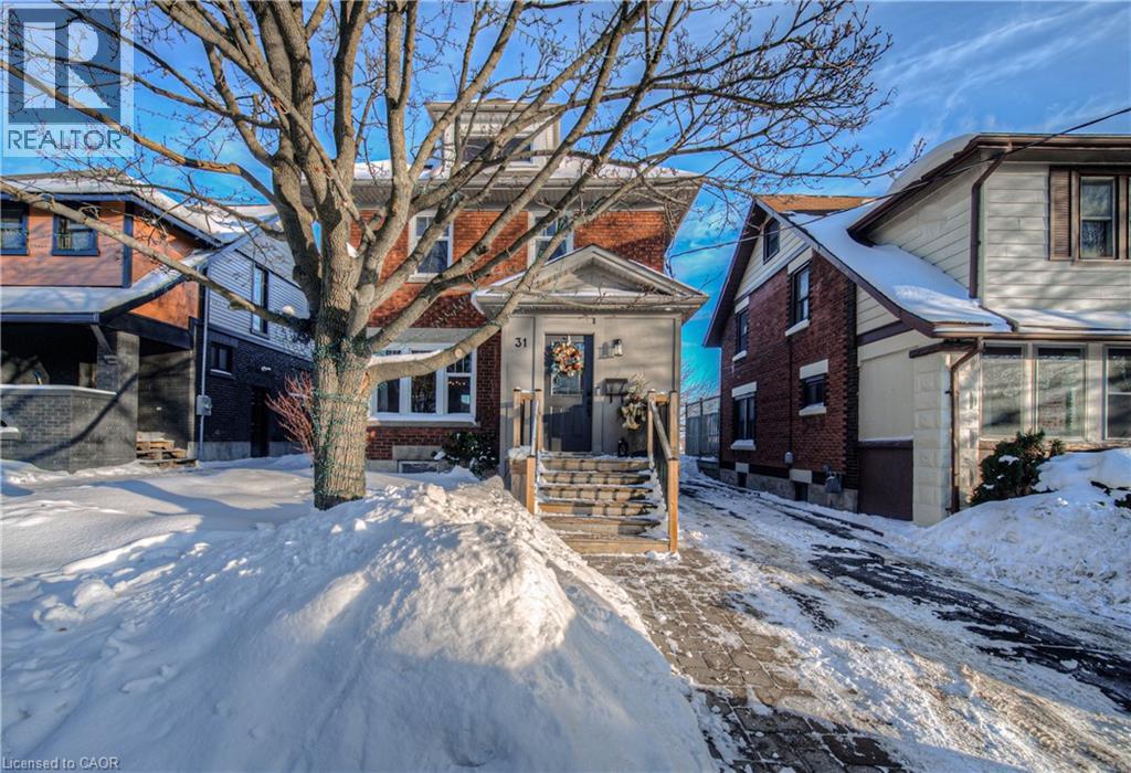 31 STIRLING Avenue N