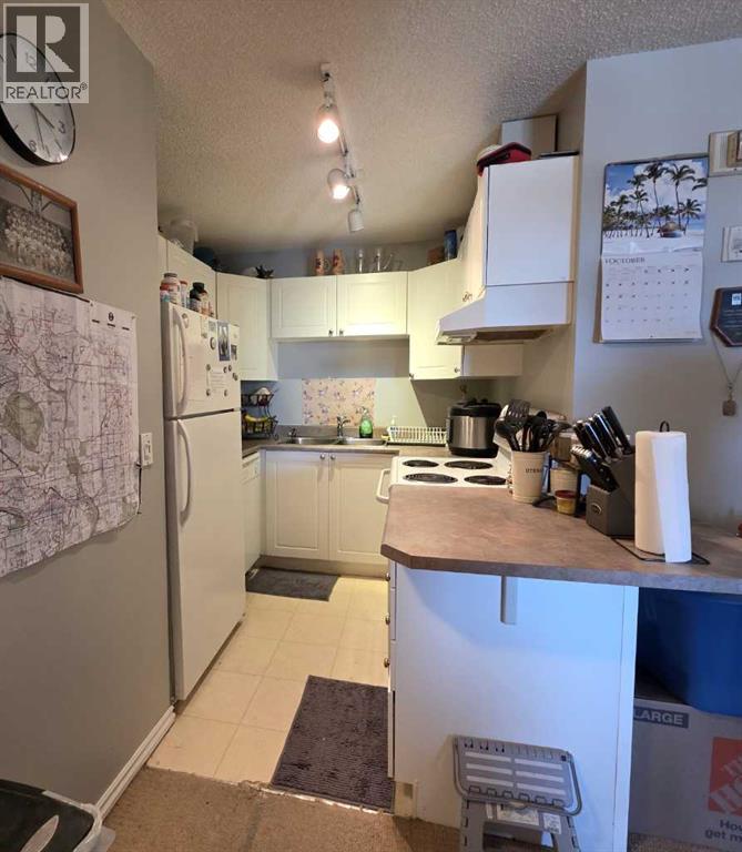 404, 9 Country Village Bay NE