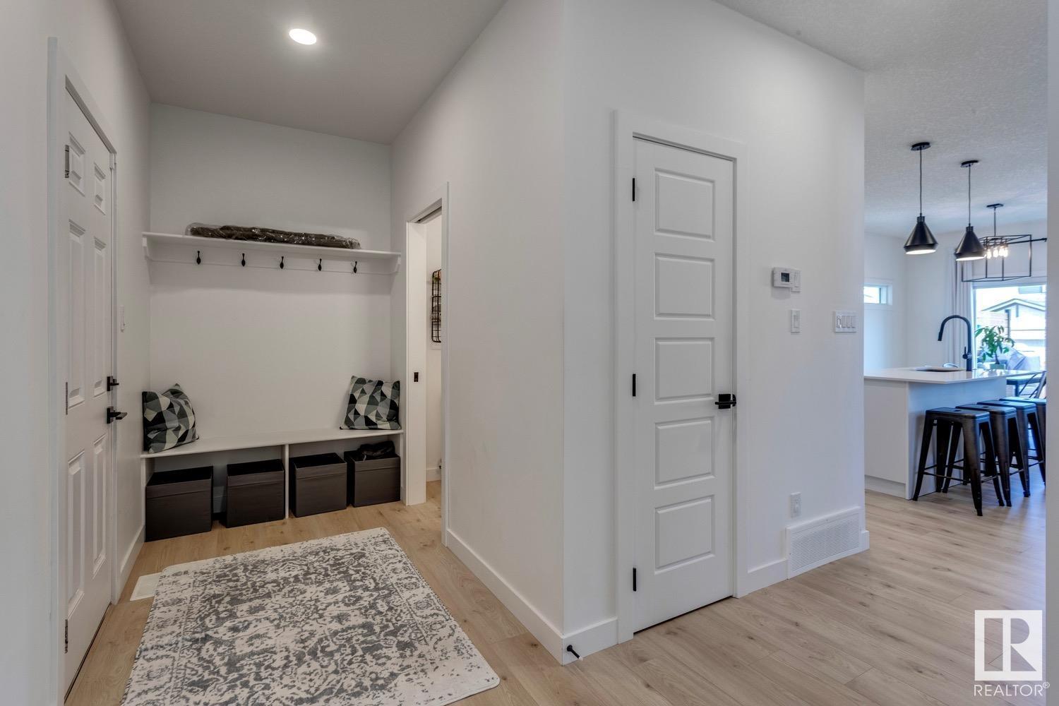 6 DALY PL
