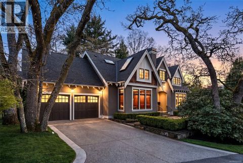 2096 Falkland Pl Oak Bay BC V8S4M5