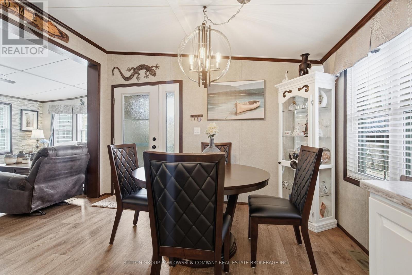 142 - 22790 AMIENS ROAD