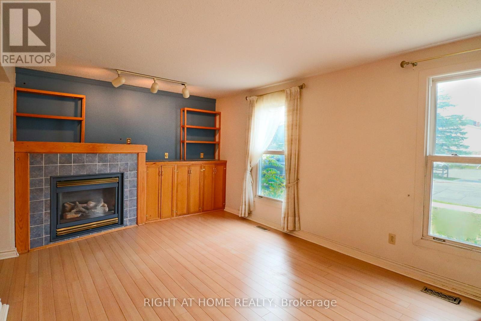841 THORNDALE DRIVE