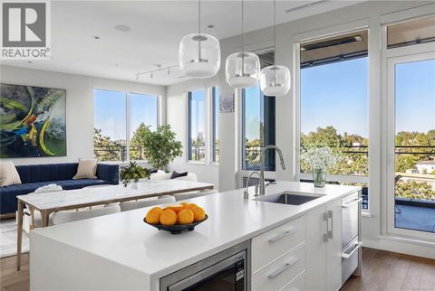 601 1201 Fort St Victoria BC V8V0G1