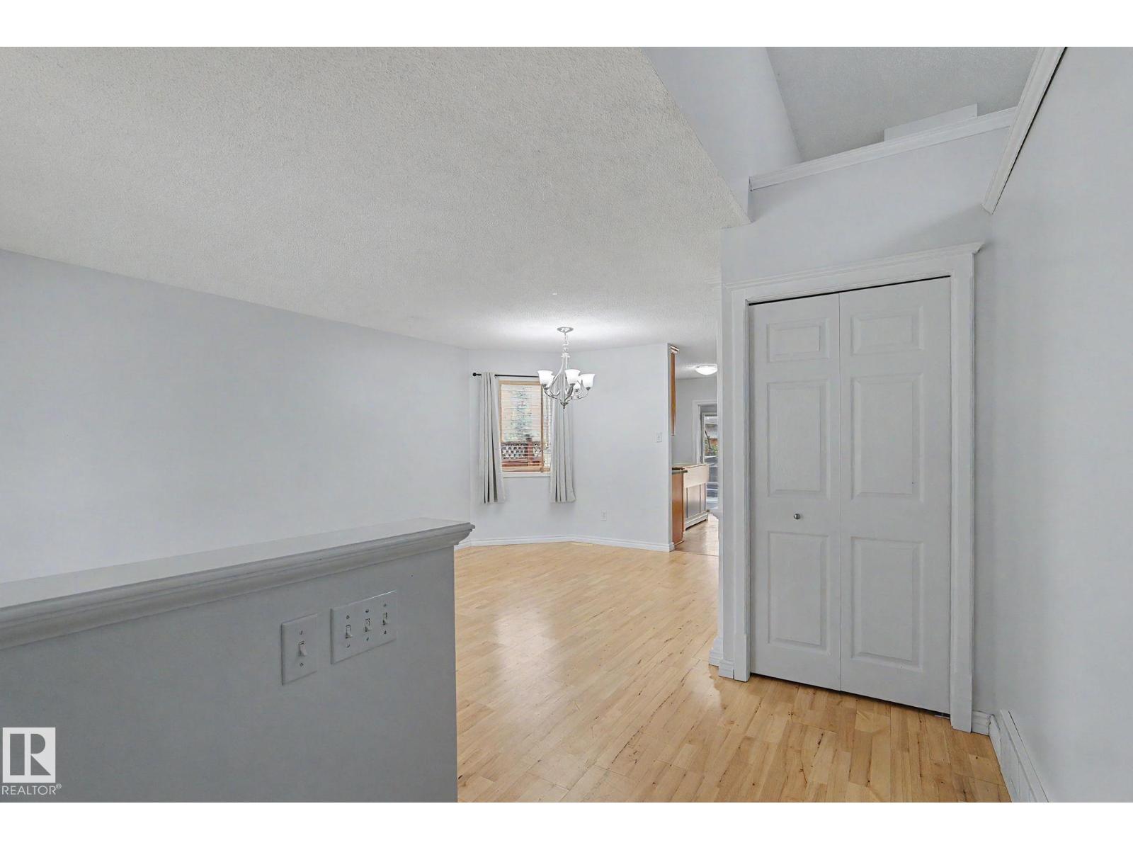 29 MATHIAS AV