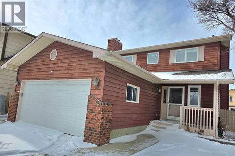 52 Sunvale Mews SE Calgary AB T2X2P4