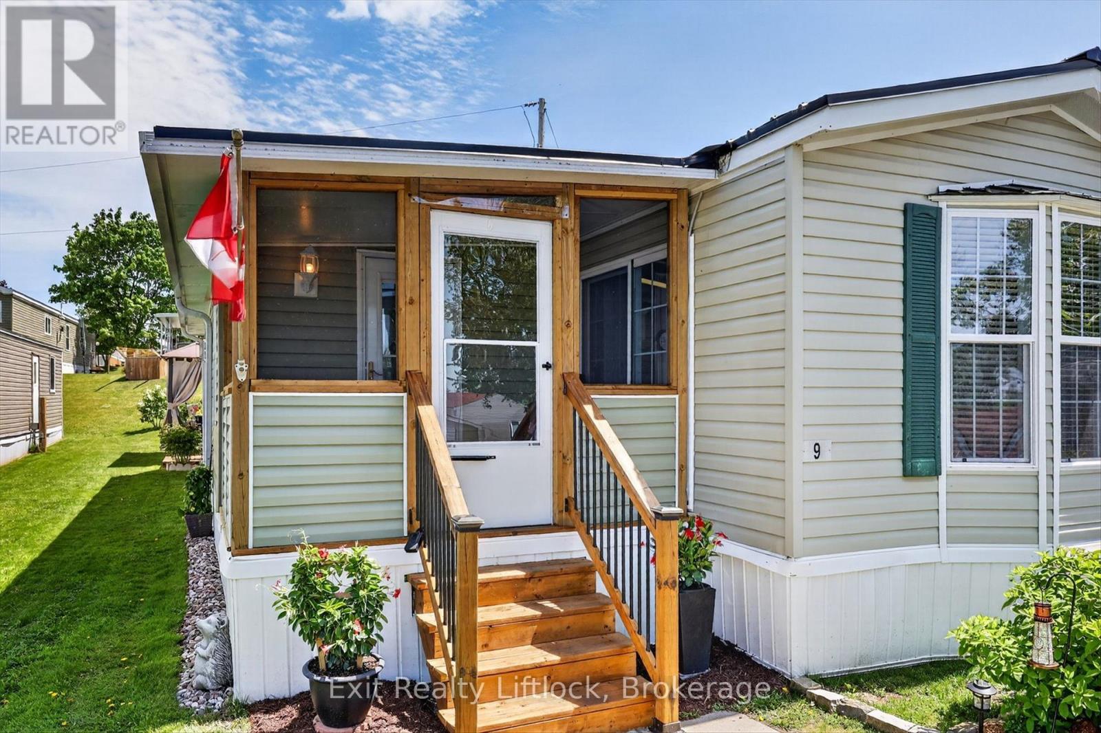 9 POPLAR DRIVE - Photo 4