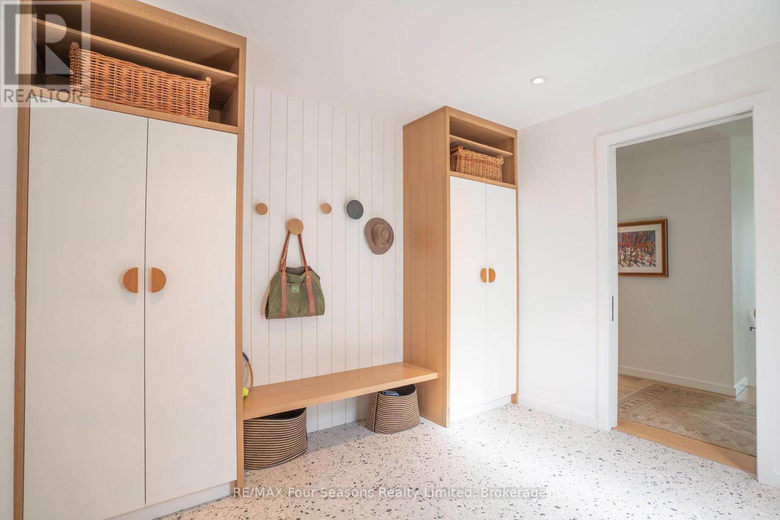 58 SYDENHAM TRAIL W