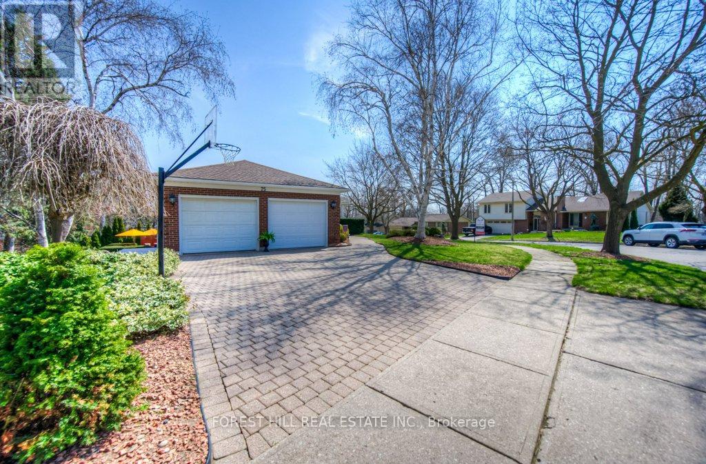75 RIDGEWOOD CRESCENT