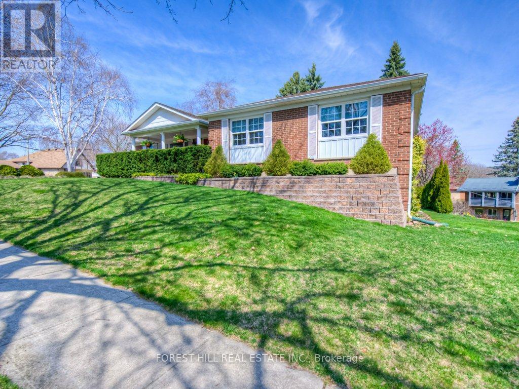 75 RIDGEWOOD CRESCENT