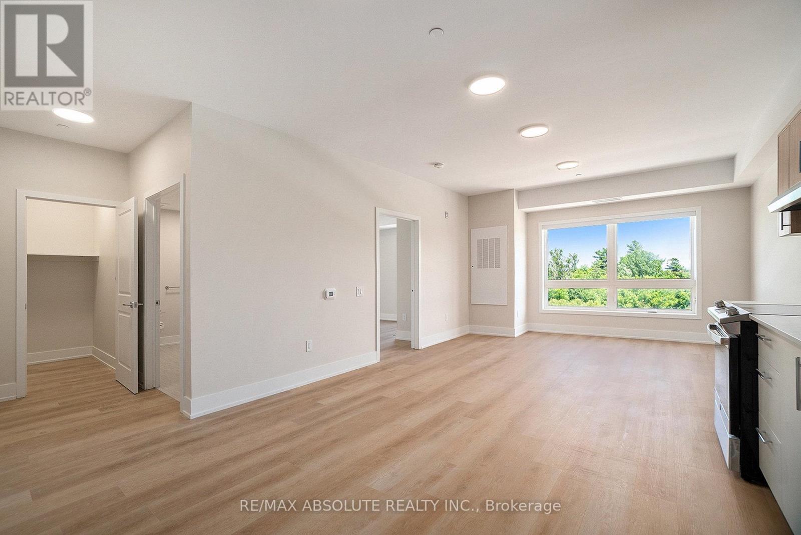 403 - 12 THOMAS STREET S