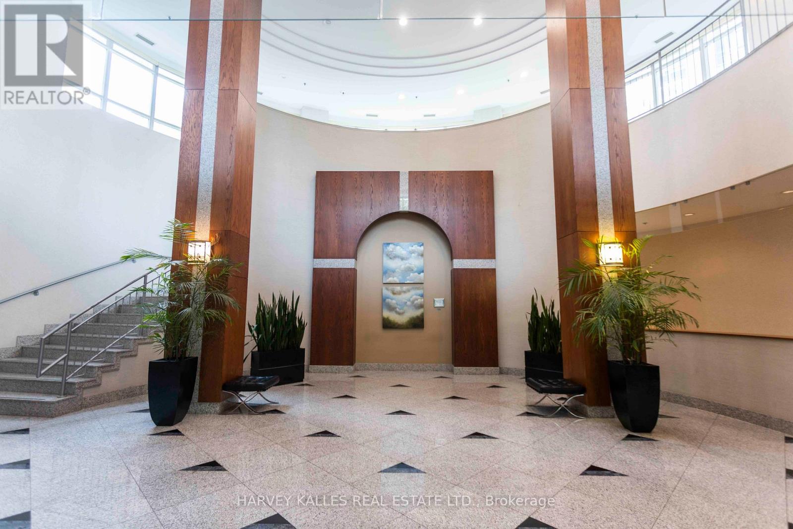 411 - 16 HARRISON GARDEN BOULEVARD