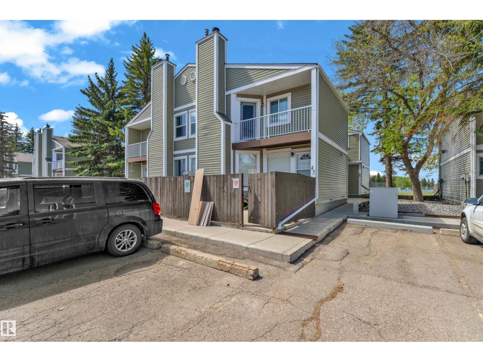 #45 1820 56 ST NW