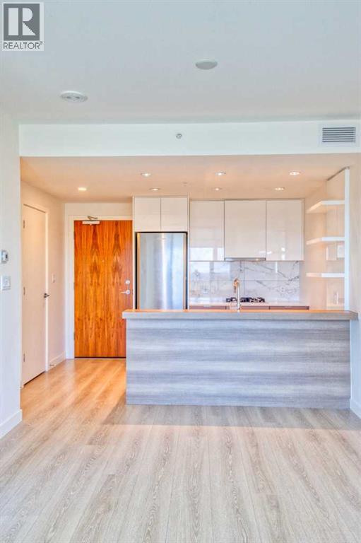 1604, 108 Waterfront Court SW