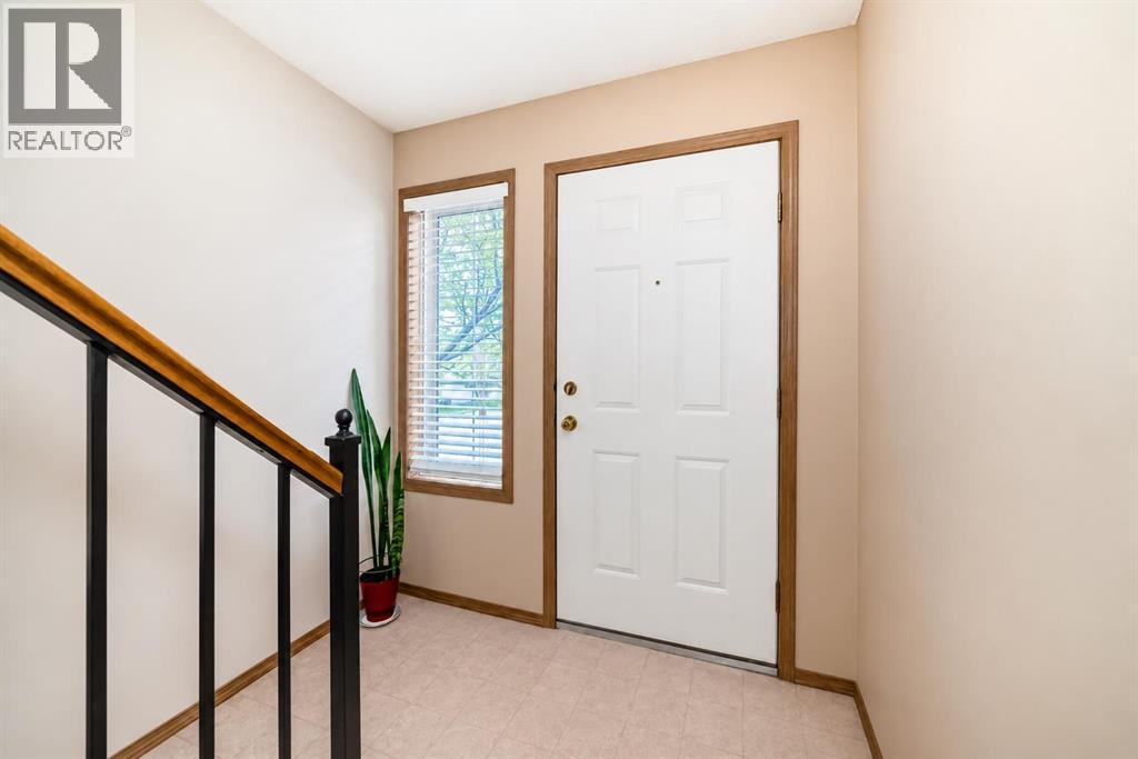 152 Country Hills Villas NW