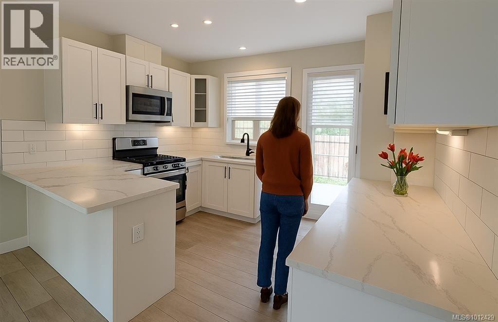 7072 Central Saanich Rd