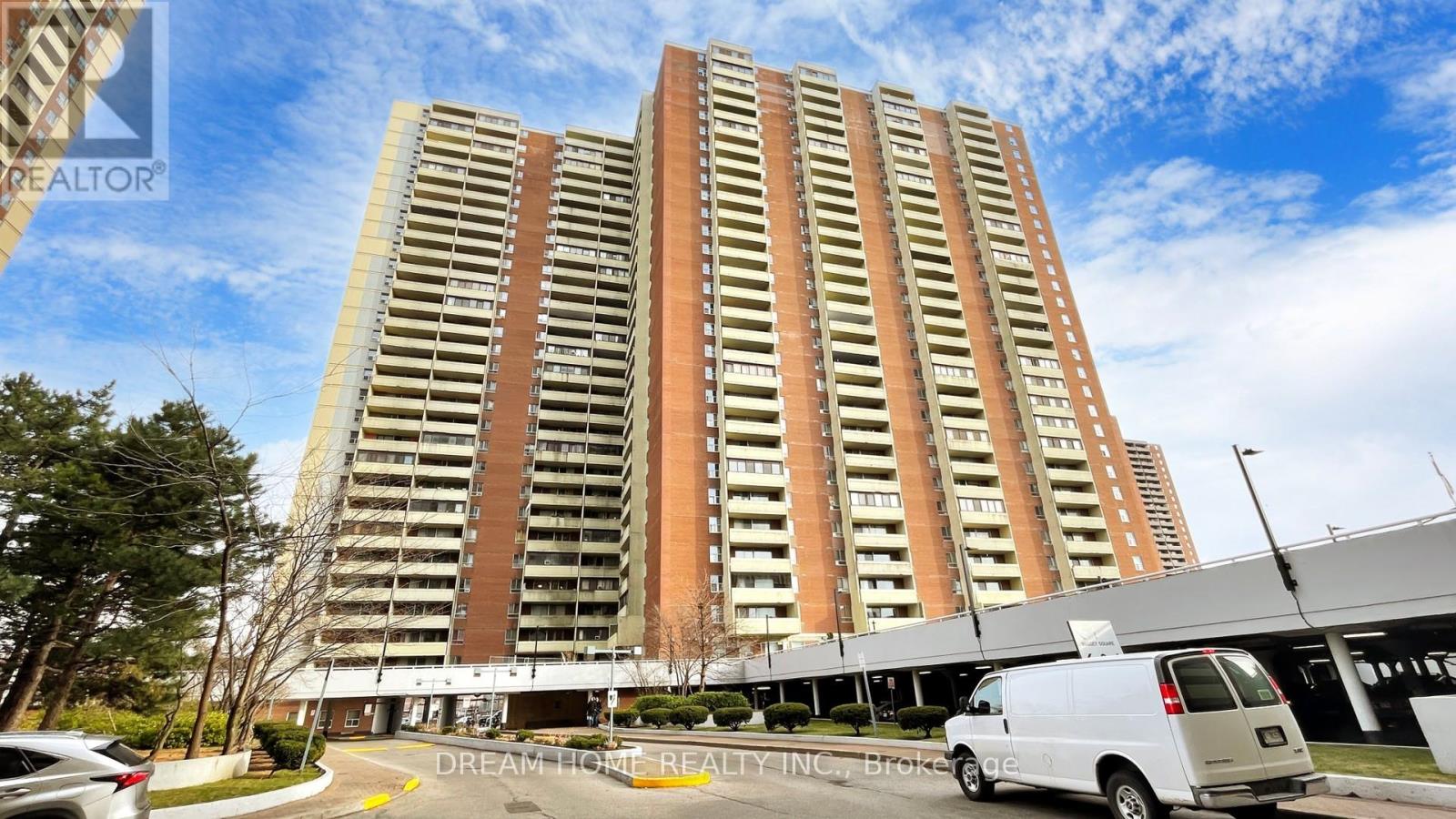 1815 - 5 MASSEY SQUARE