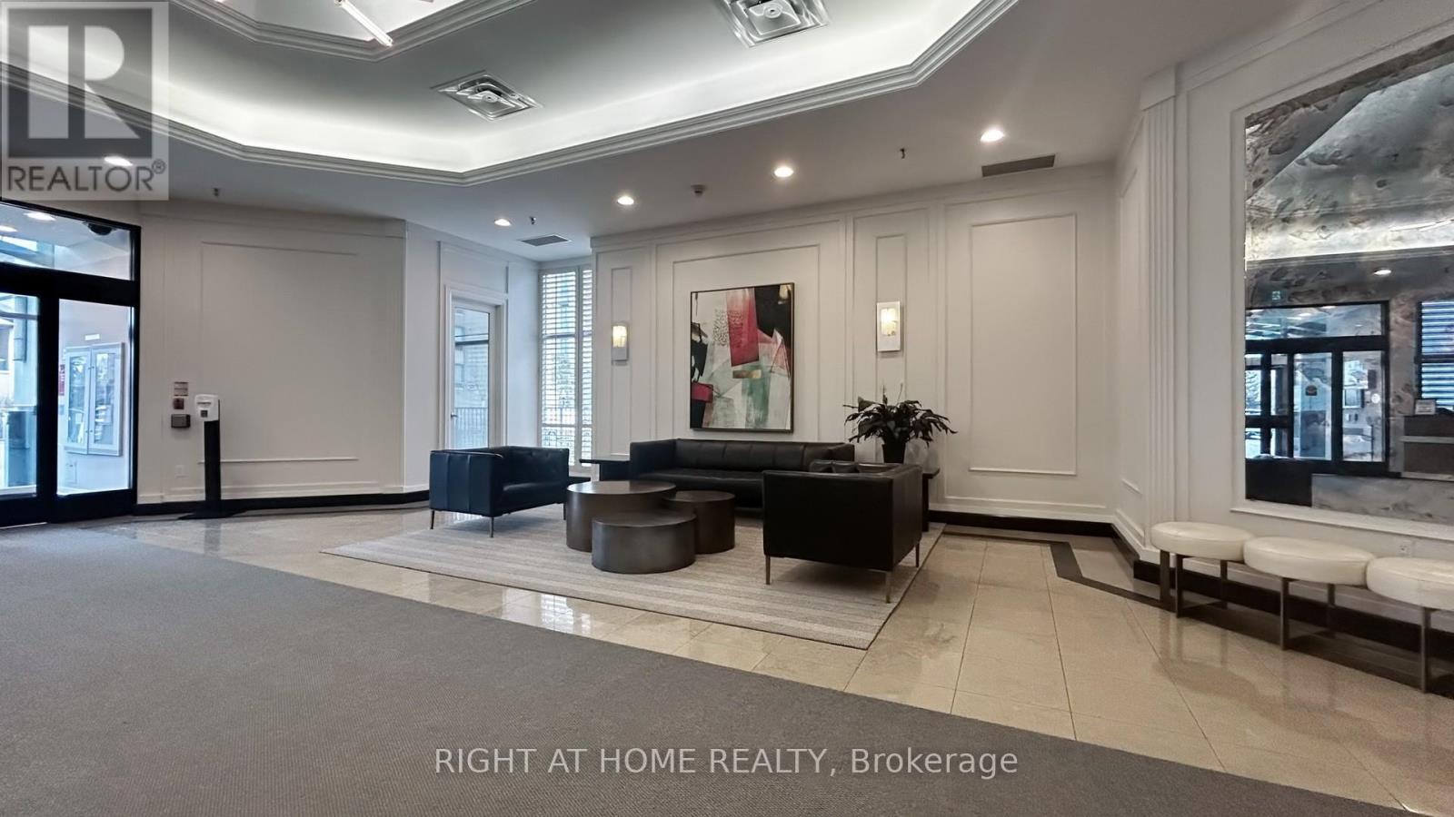 1717 - 8 HILLCREST AVENUE