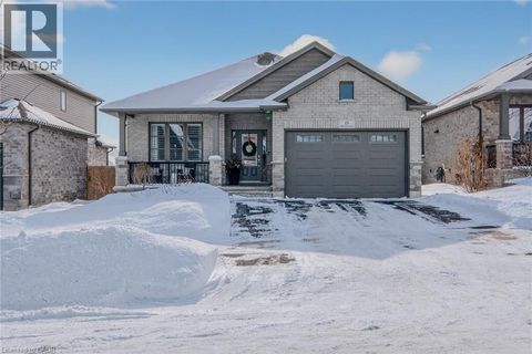 19 EDGAR Place Paris ON N3L0H3