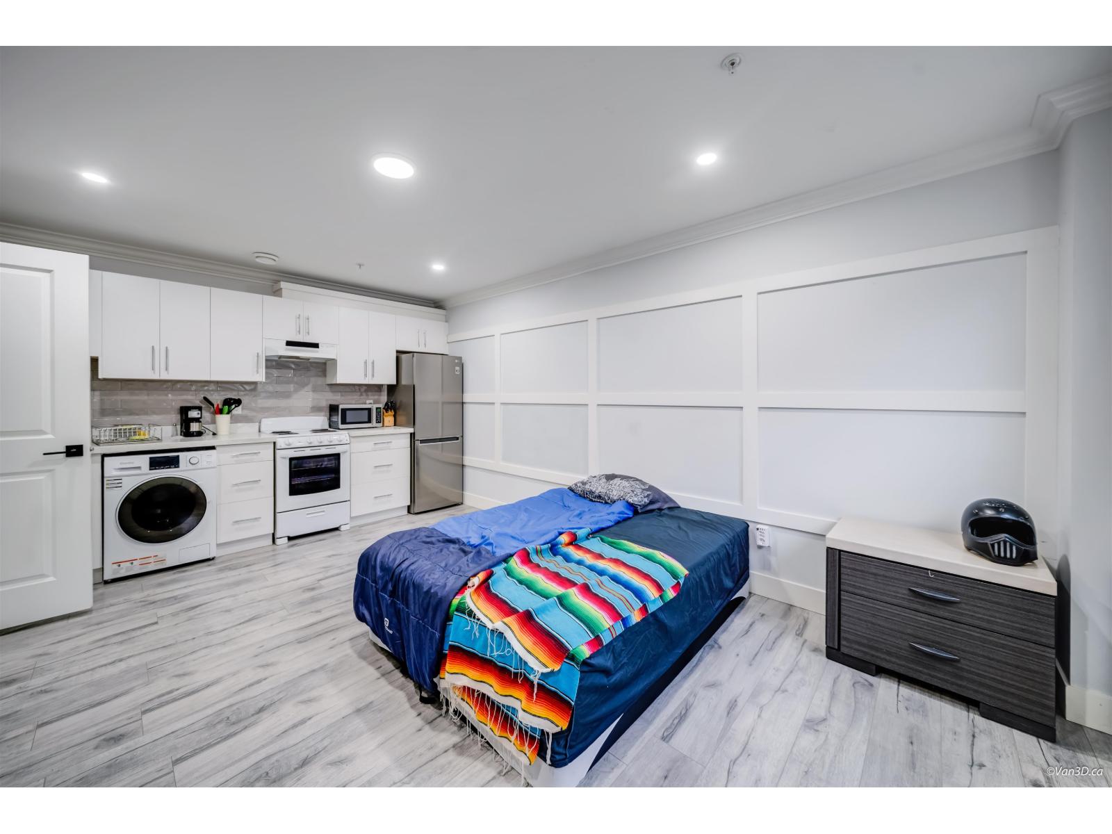 8476 FOREST GATE DRIVE|Eastern Hillsides